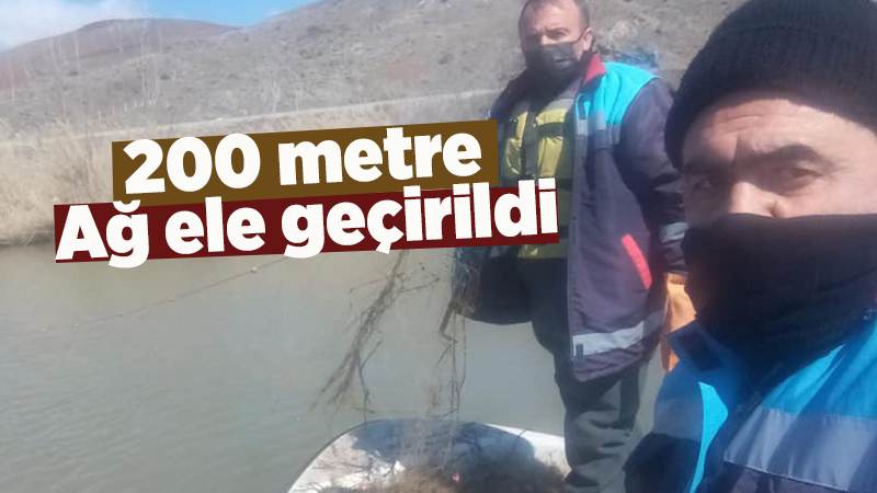 Kızılırmak'tan 200 metre ağ çıkartıldı
