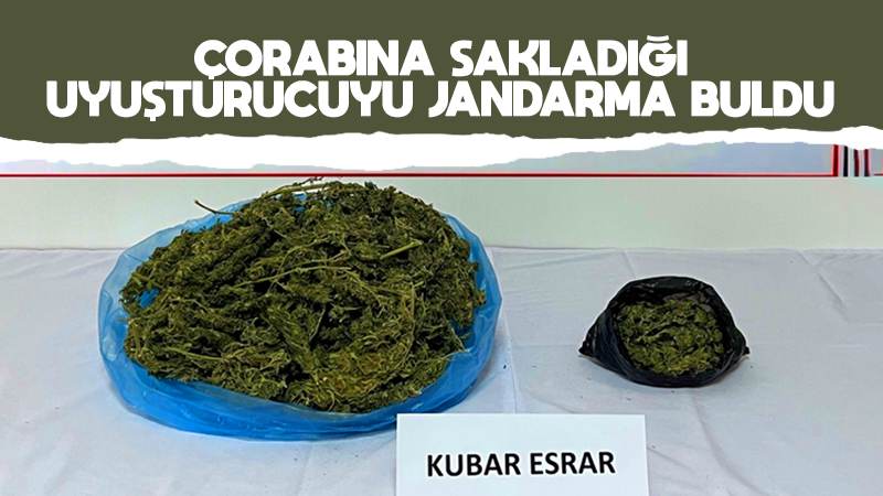 Çorabının içinde sakladığı uyuşturucuyu jandarma buldu 