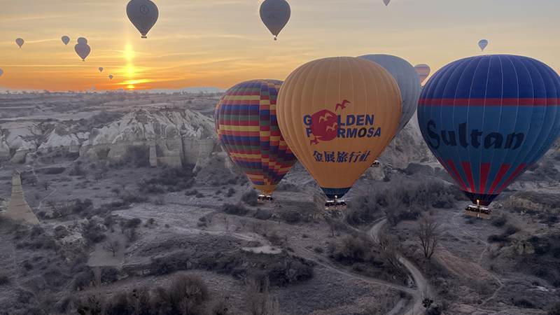 Kapadokya'da turistler yeni yılın ilk gününü gökyüzünde karşıladı! Kapadokya Balon Fotoğrafları!