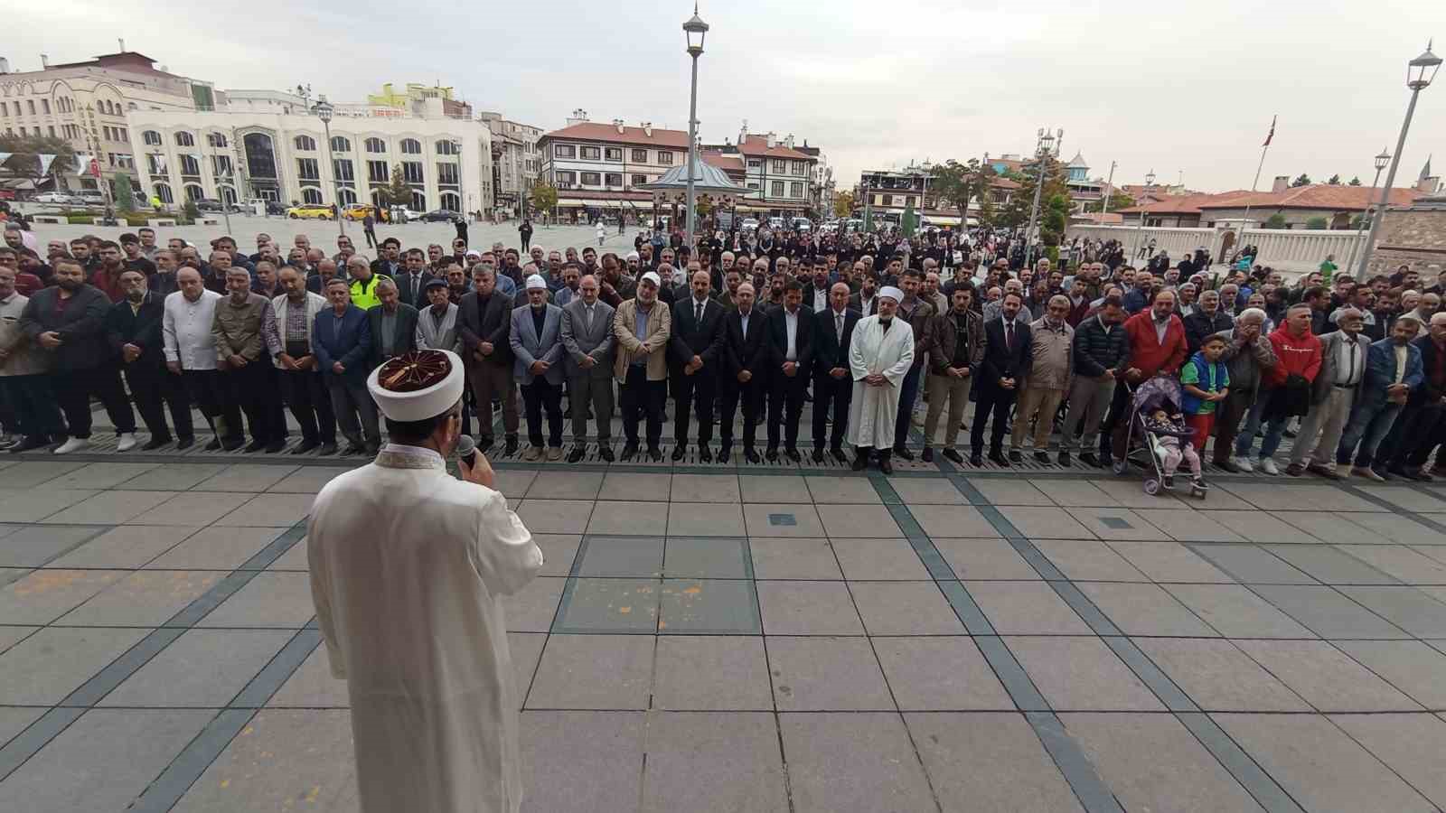 Konya’da Filistin’de hayatını kaybedenler için gıyabi cenaze namazı kılındı
