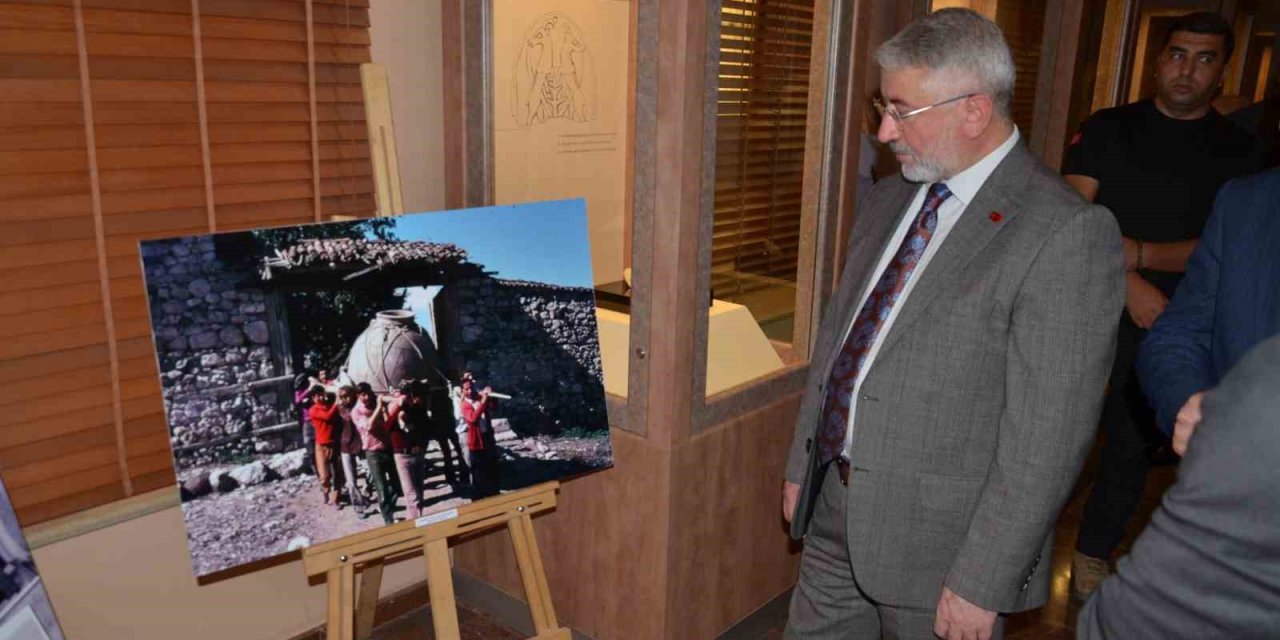 Arkeolojik kazılara ışık tutan fotoğraf sergisi