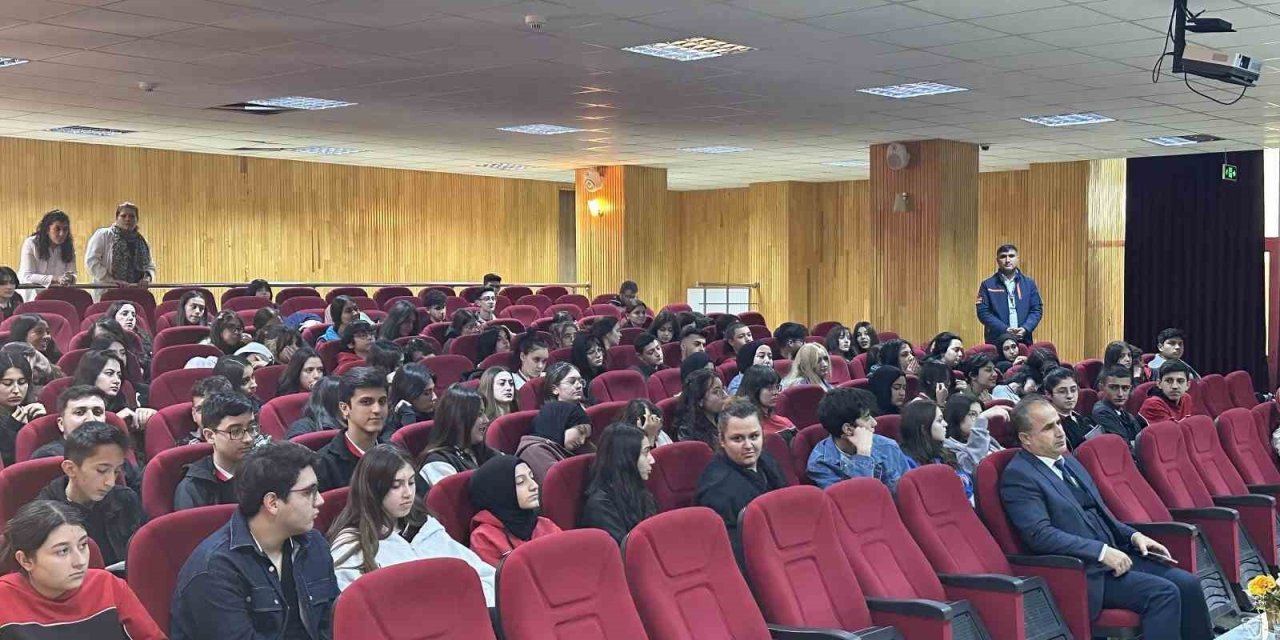 Lise öğrencilerine “Sıfır Atık” semineri