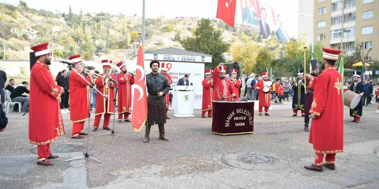 Ankara'da 100. Yıl Cumhuriyet Koşusu yapıldı