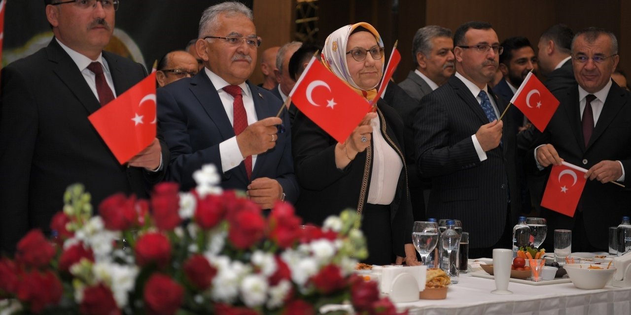 Bizim için Cumhuriyet, halka hizmettir