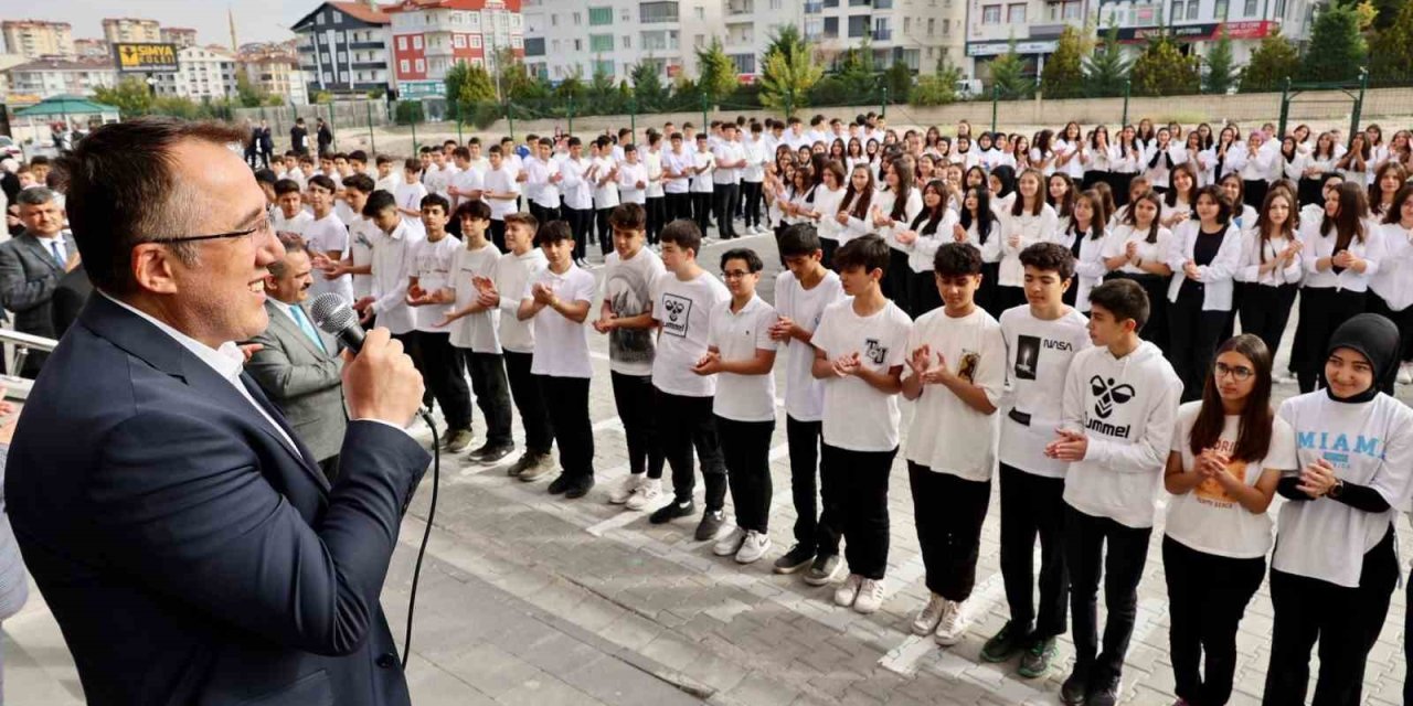 Nevşehir’de öğrencilerden 100. yıl koreografisi