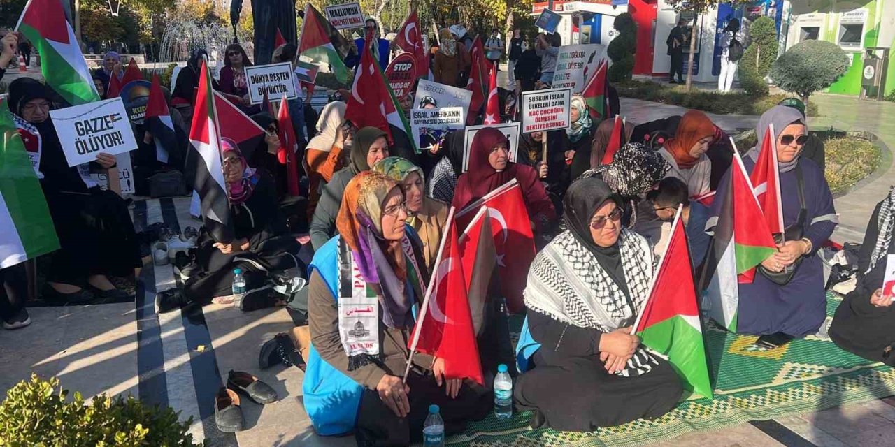 Nevşehir'de Filistin’e destek için oturma eylemi başlattılar