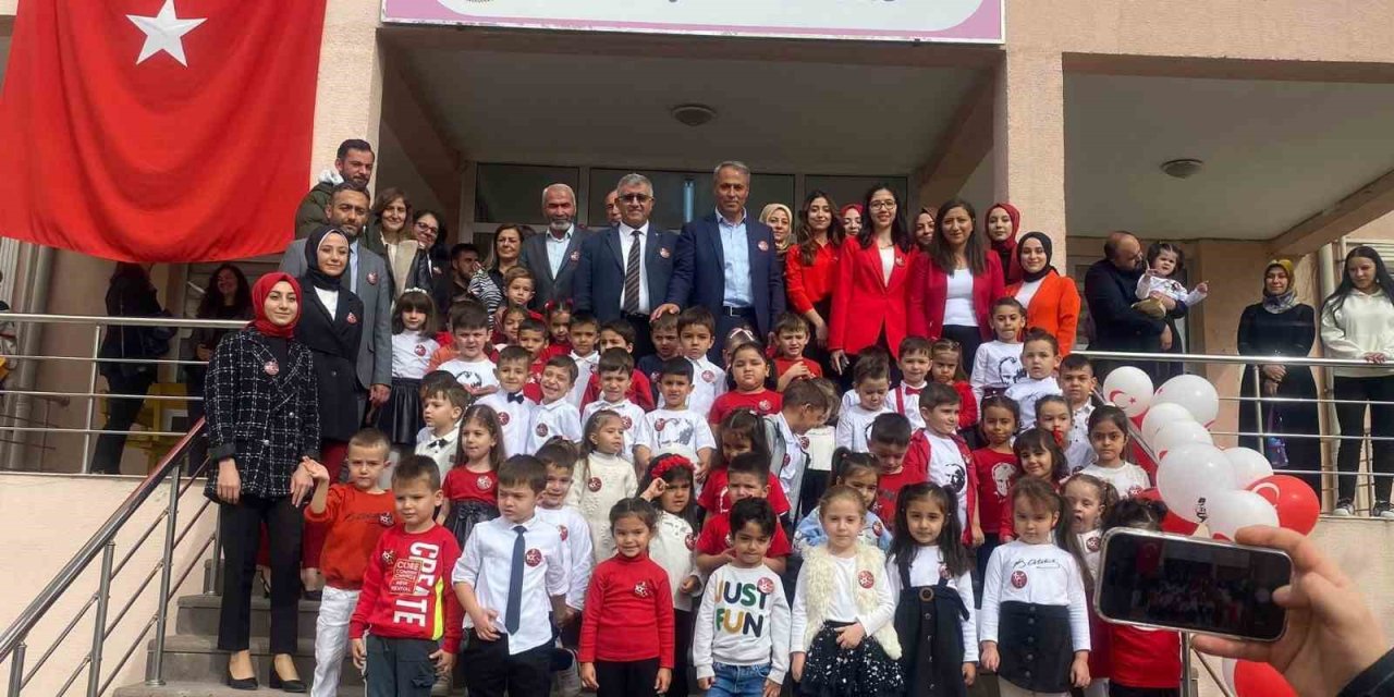 Çankırı'da Cumhuriyetin 100. yılında "100 eser sergisi" açıldı