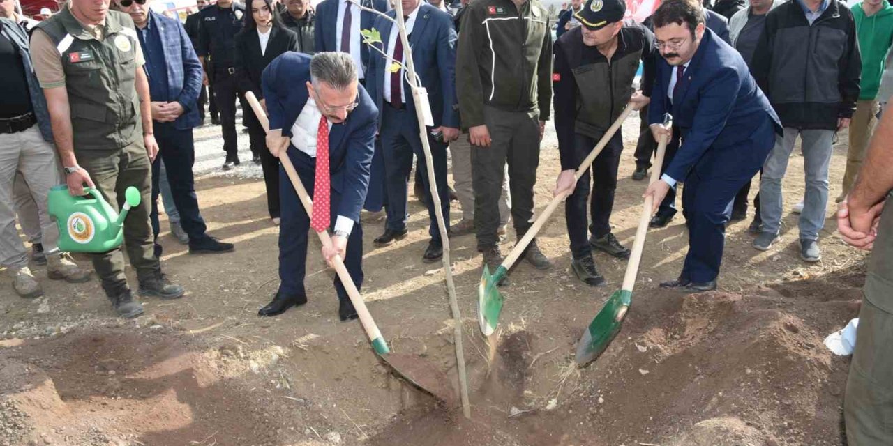 Eskişehir ilinde ‘Cumhuriyetimizin 100’üncü yılı hatıra ormanı’ kuruldu