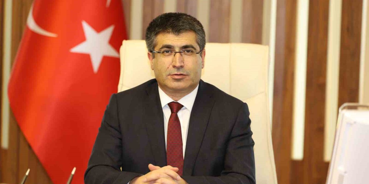 Rektör Aktekin Cumhuriyet bayramı mesajı yayınladı