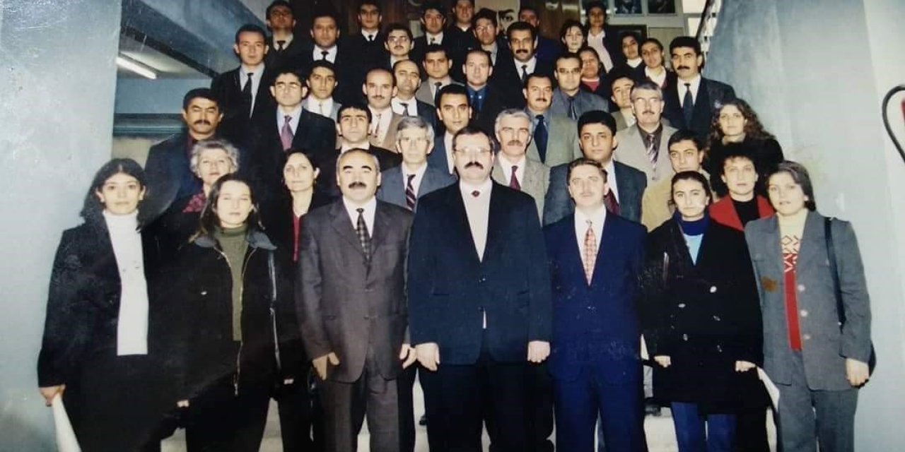 1998 yılı mezunları çeyrek asır sonra buluştu