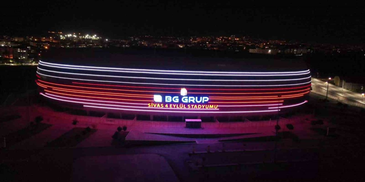 Sivas 4 Eylül Stadyumu gece aydınlatması tamamlandı