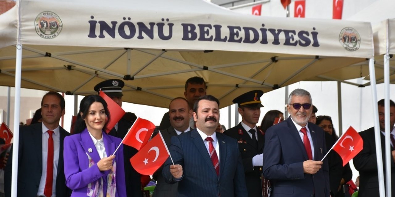 İnönü’de Cumhuriyetin 100.’ncü yılı coşkuyla kutlandı