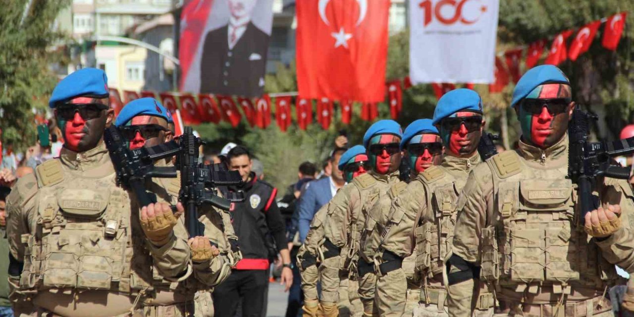 Cumhuriyet’in kuruluşunun 100’üncü yılı Karaman’da kutlandı