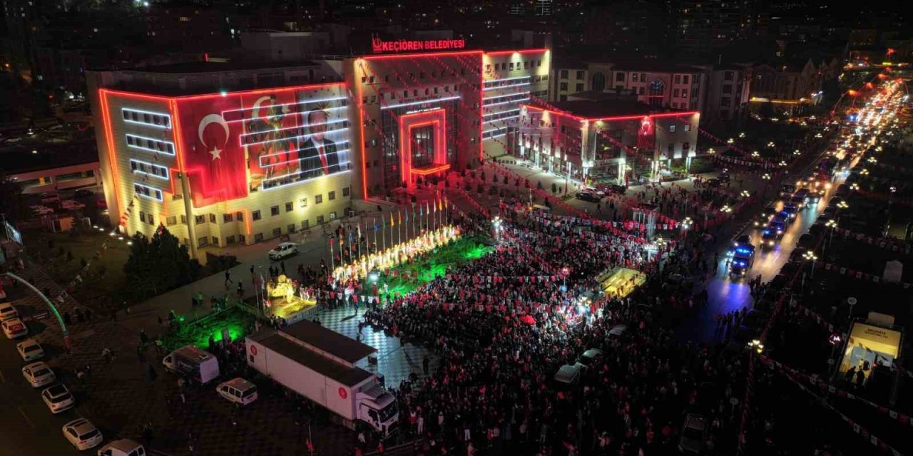 Ankara Keçiören’de Cumhuriyet’in 100. yılı kutlamaları muhteşem havai fişek gösterisiyle final yaptı