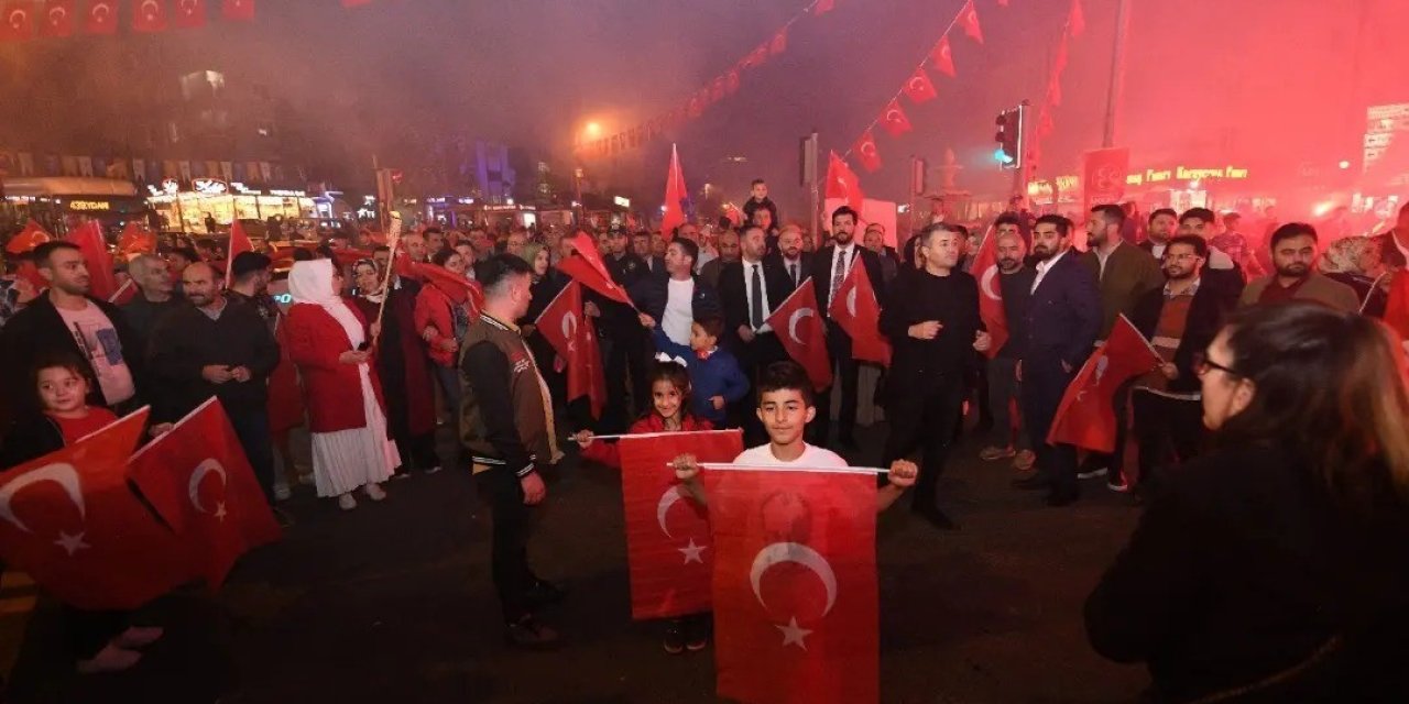 Ankara Pursaklar’da meşaleli 100. yıl coşkusu