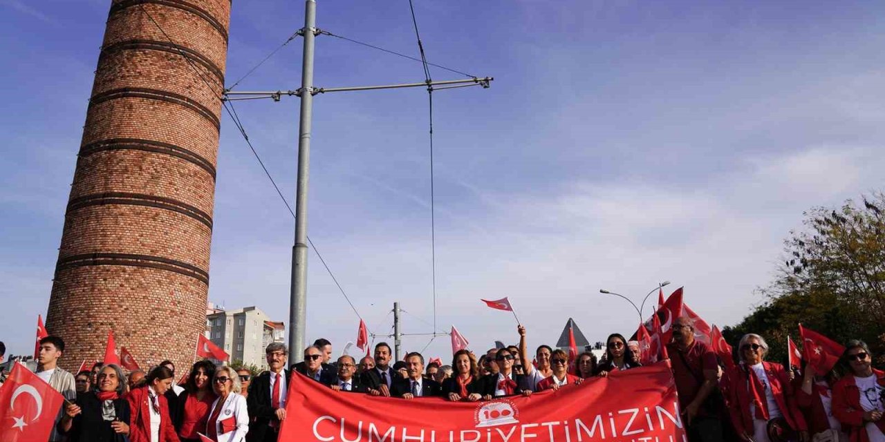 100. Yıl Cumhuriyet Anıtı 100’üncü yıla çok yakıştı
