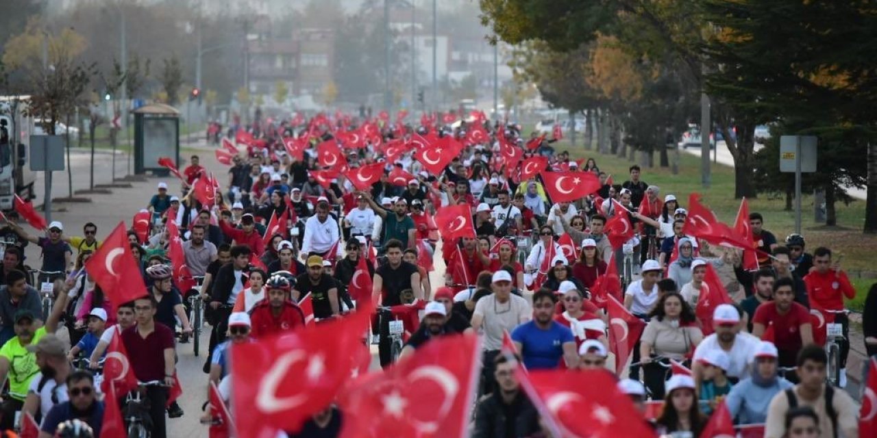 Türkiye Cumhuriyeti’nin yüzüncü yılında binlerce pedal