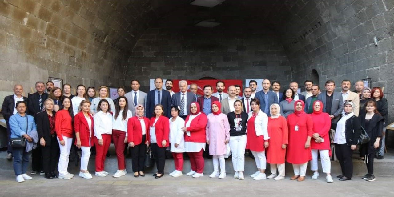 "100 Yıldır Aynı Aşk ve Heyecanla" Fotoğraf Sergisine yoğun ilgi