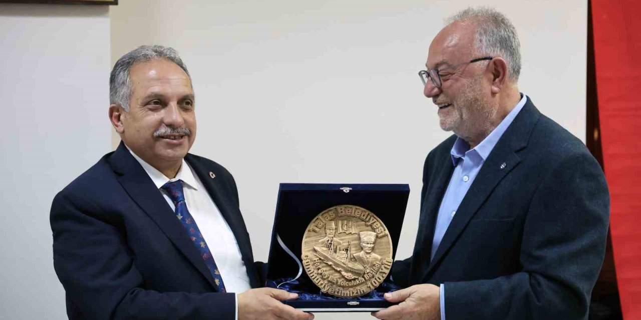 Başkan Yalçın’dan Talas Amerikan Koleji mezunlarına 100. yıl sürprizi