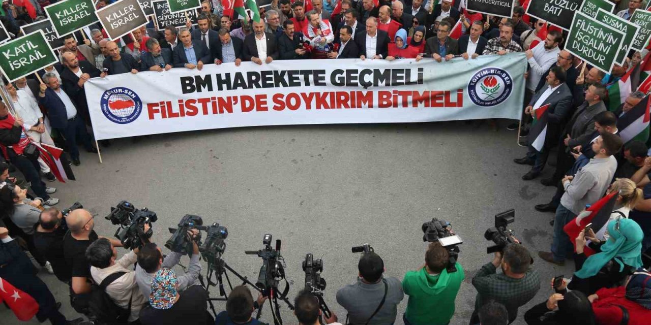 Eğitim-Bir-Sen’den BM Ankara Ofisi önünde Filistin’e destek gösterisi