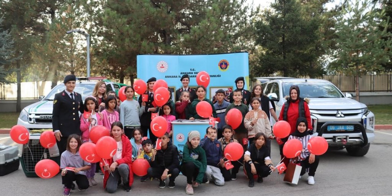 Öğrencilerden jandarma ağabey ve ablalarına ziyaret