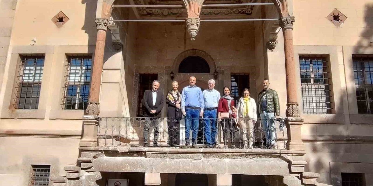 Dünya Diş Hekimleri Birliği Başkanı Yahya; Kapadokya Üniversitesini ziyaret etti