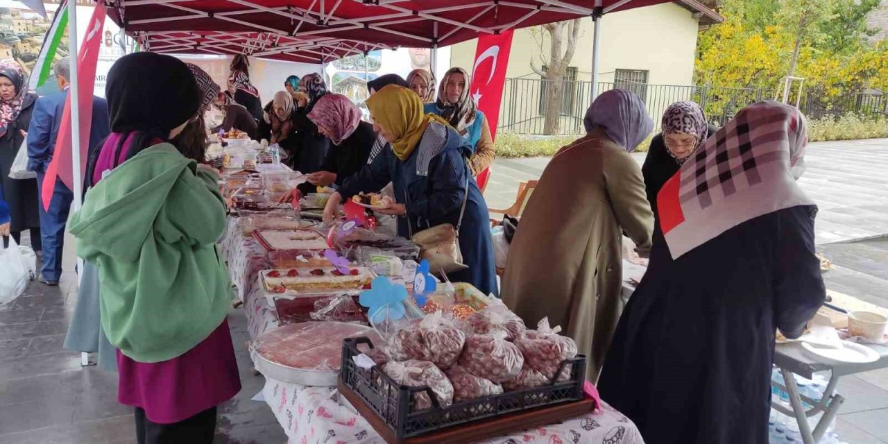 Niğde’de Filistin için ‘Hayır Çarşısı’ açıldı