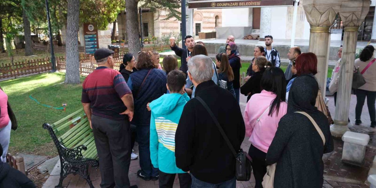 Tarihi Odunpazarı Evleri haftasonunda turistlerin odağı olmaya devam ediyor