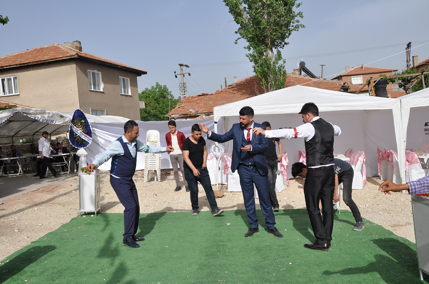 Turna ve Köksal ailelerinin mutlu günü