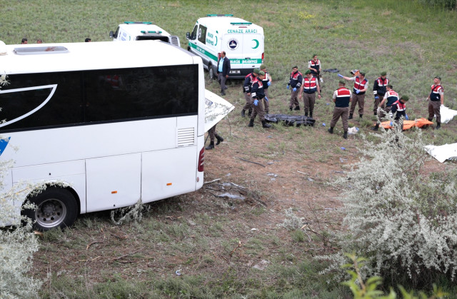Facia! Şoför Uyudu, Otobüs Şarampole Uçtu: 8 Ölü, 32 Yaralı