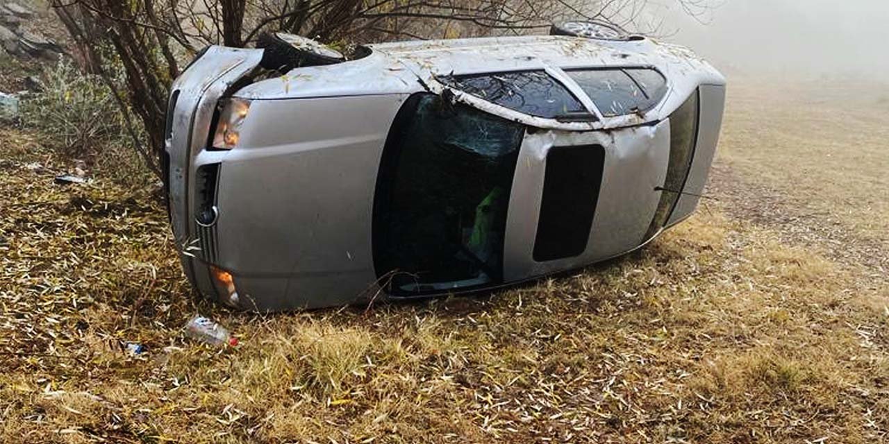 Şarampole devrilen otomobilin sürücüsü yaralandı