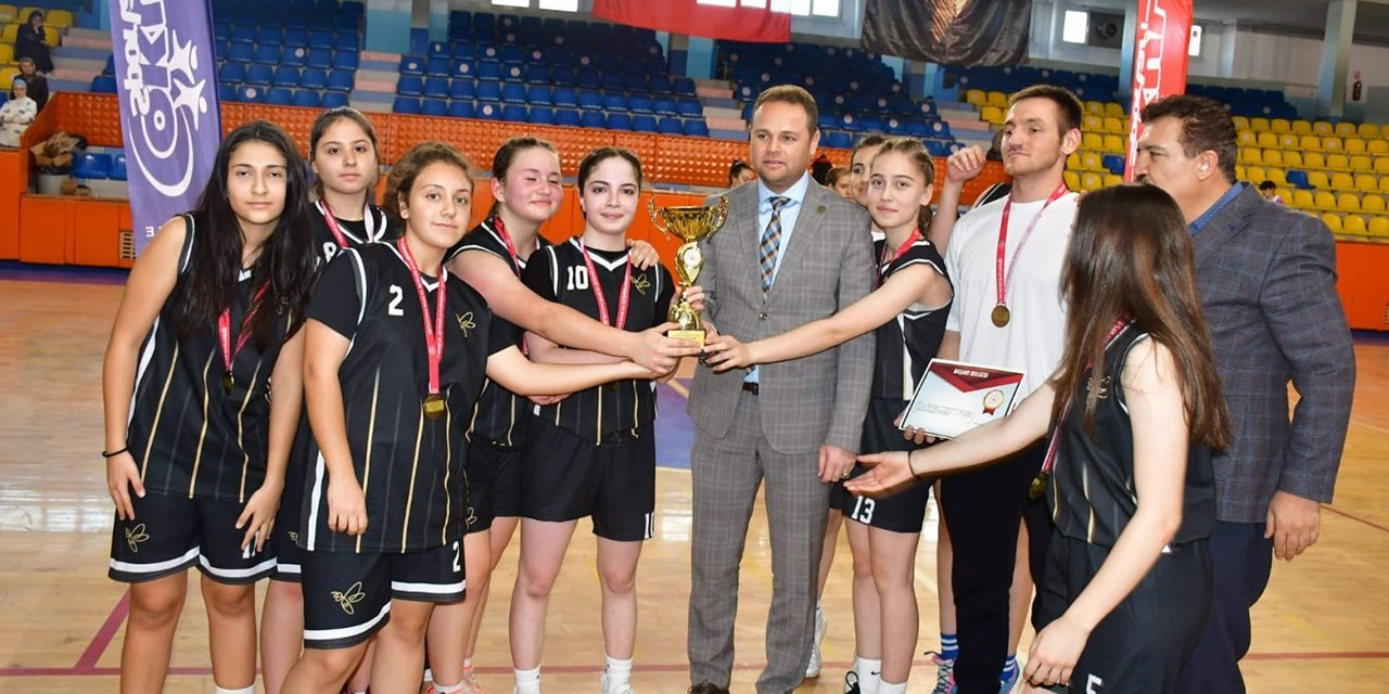 ABC Fen lisesi şampiyonluk ipini göğüsledi