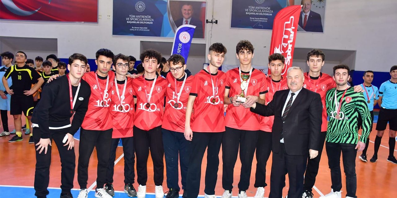Kırıkkale’de Gençler Futsal Müsabakaları tamamlandı