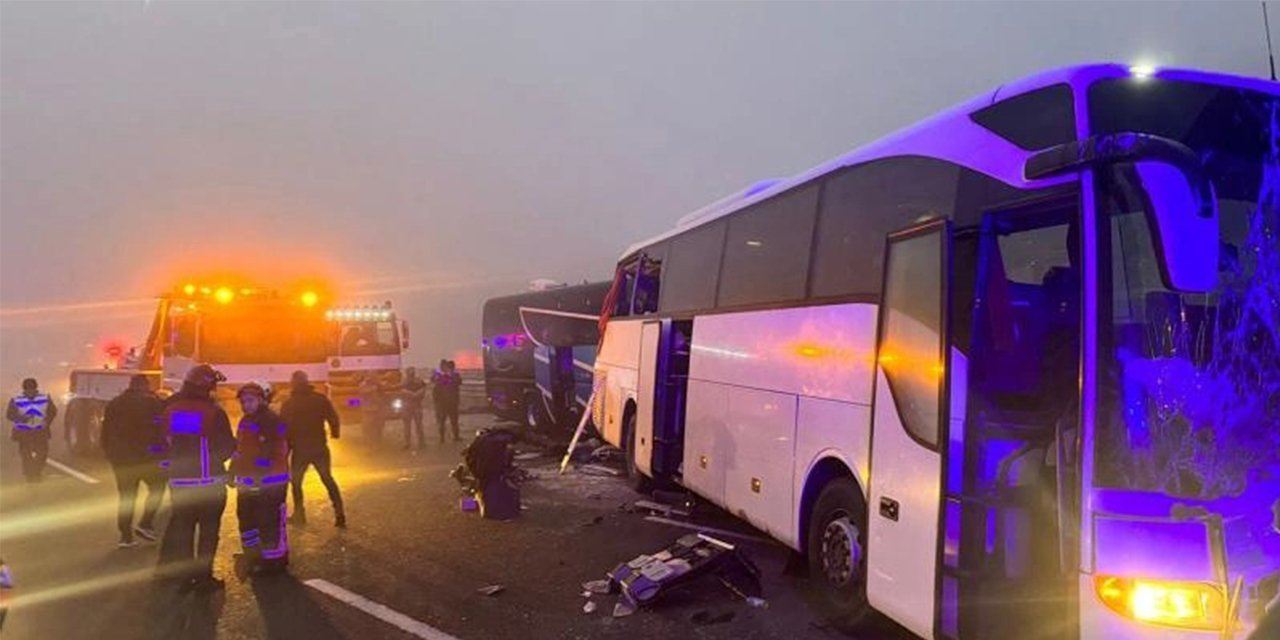 Kuzey Marmara Otoyolu'nda feci kaza! 3 otobüs birbirine girdi