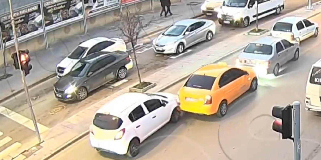 Kırıkkale trafik kazaları kameralara yansıdı