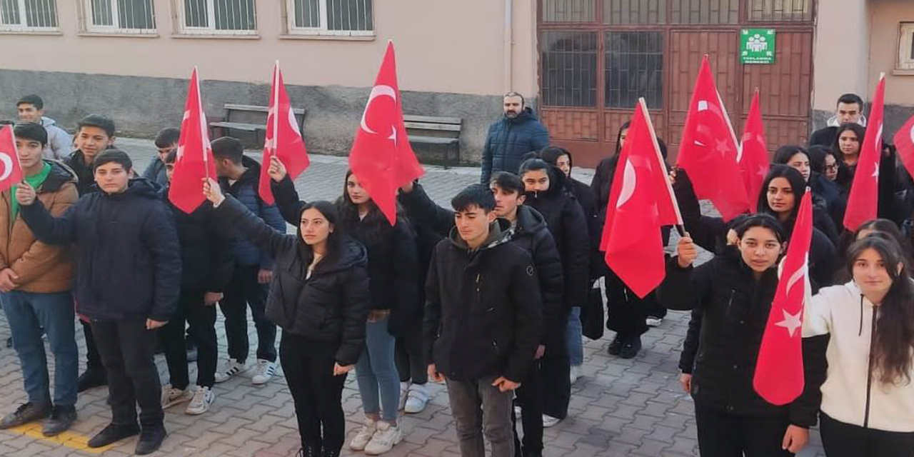 Kırıkkale’deki okullarda şehitler için saygı duruşu