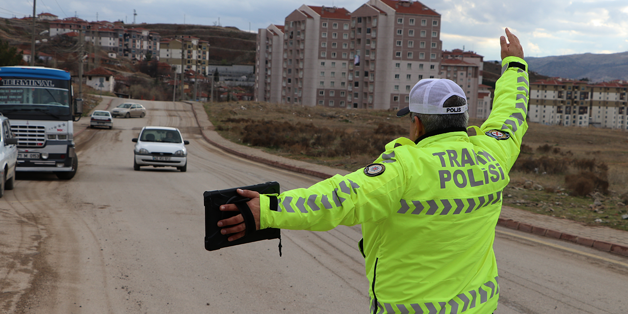 76 araç trafikten men edildi