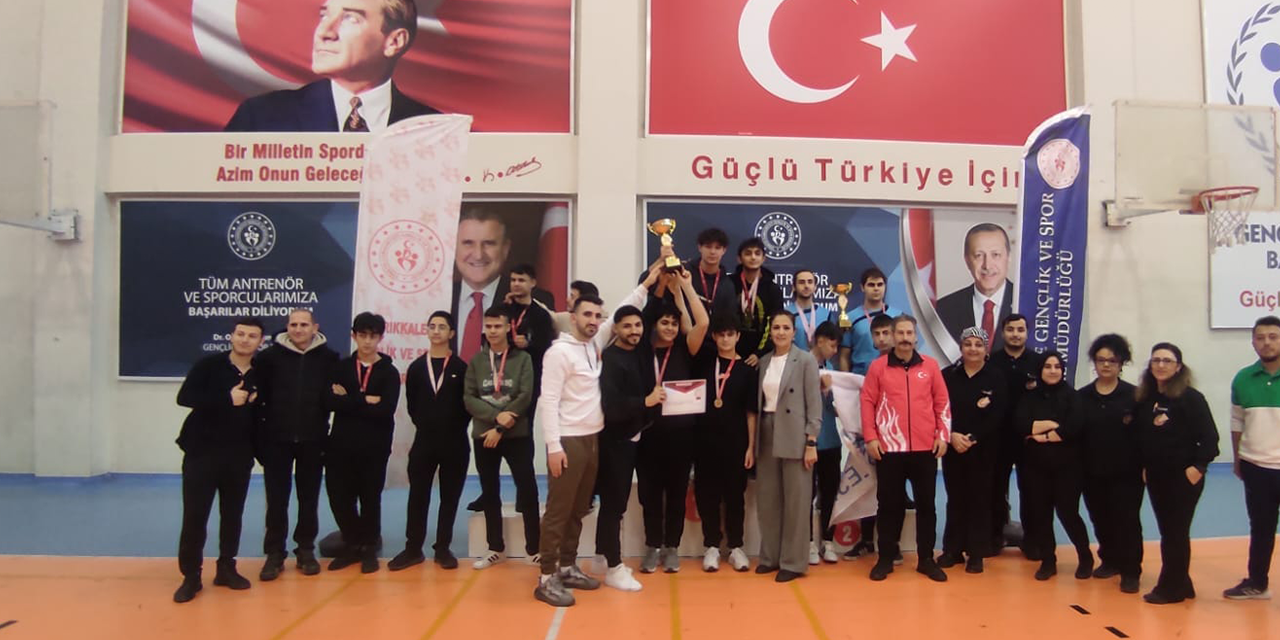 Badminton şampiyonları belli oldu