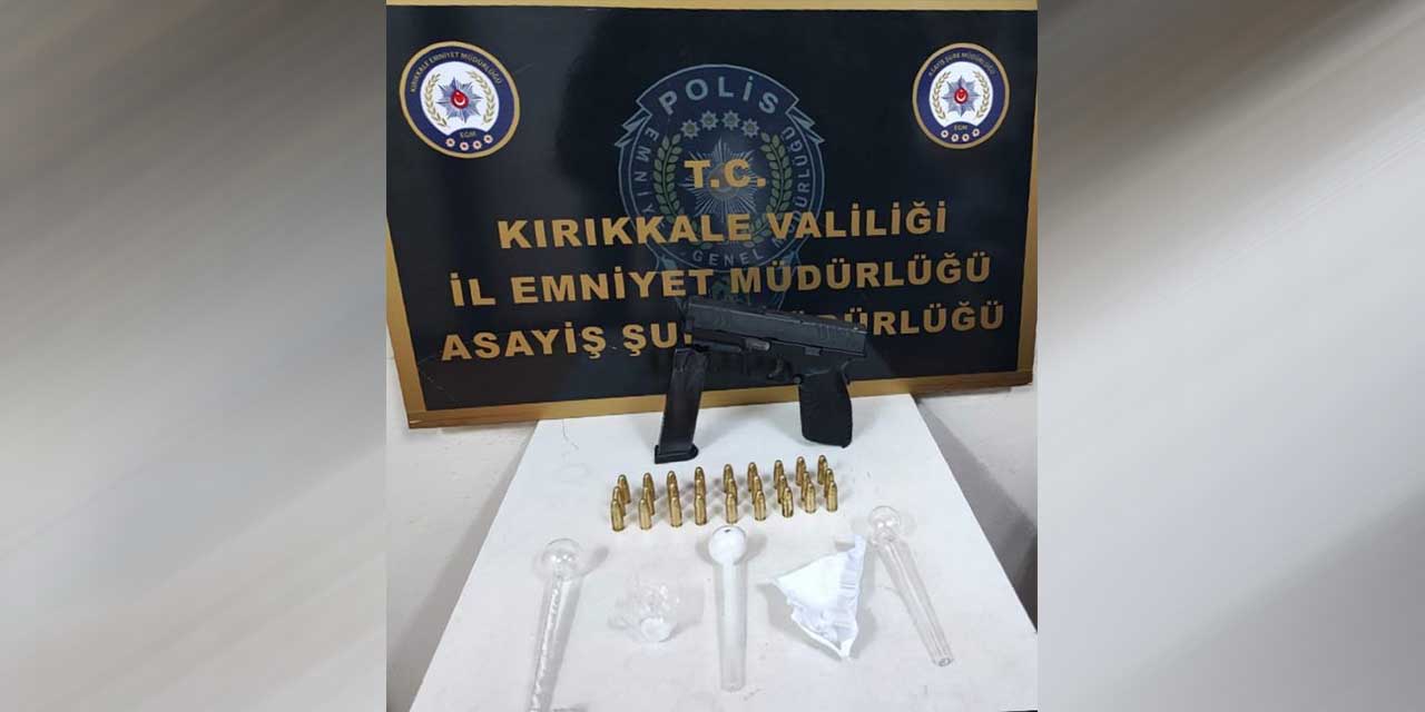Ruhsatsız tabanca ele geçirildi
