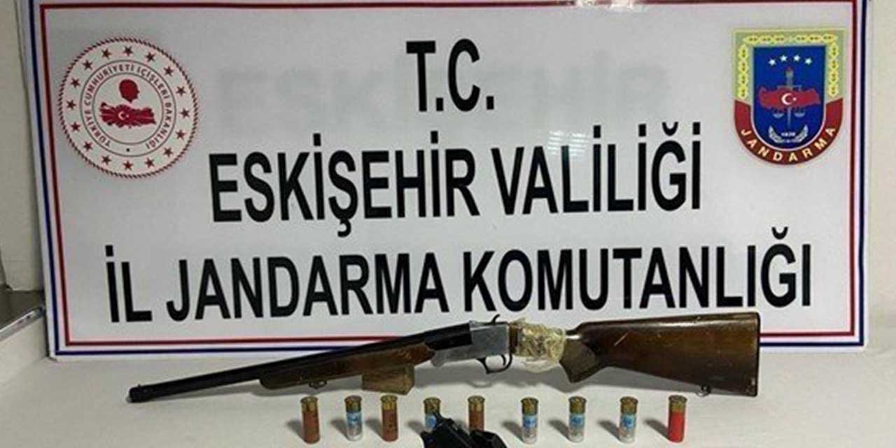 Jandarma operasyonlarında çok sayıda silah ve tarihi eser ele geçirildi