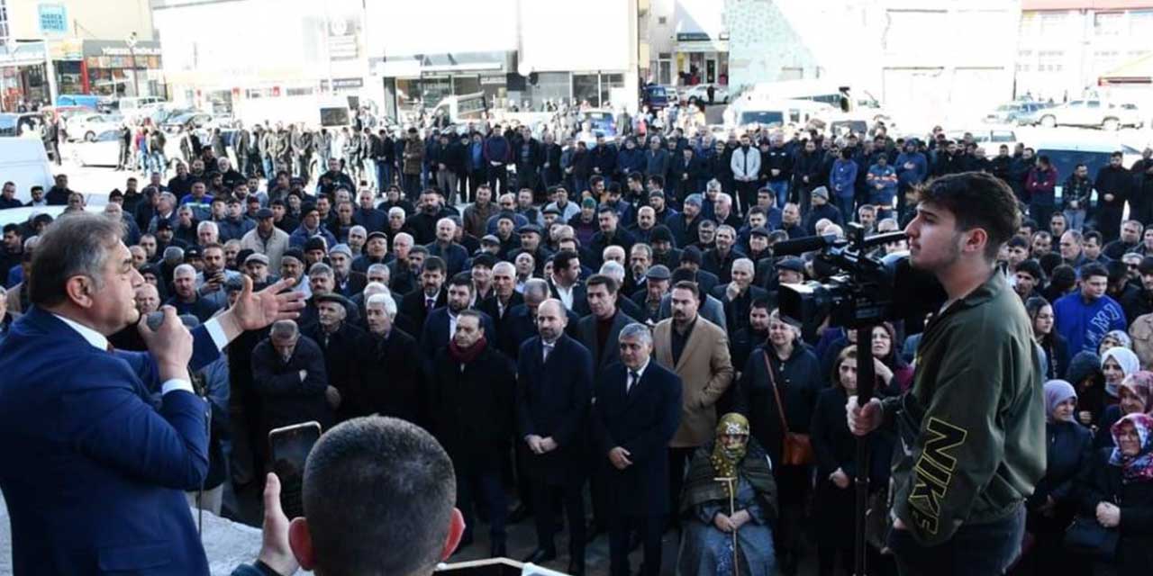 Seçim ofisi açılışı mitinge dönüştü