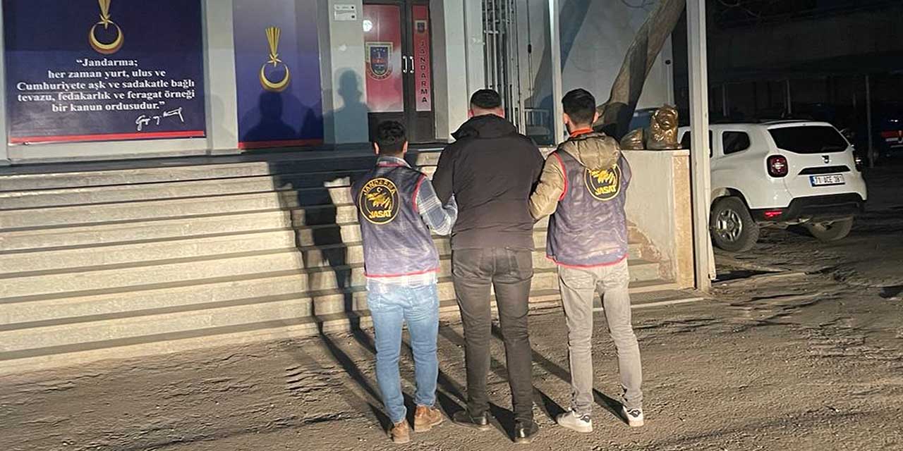 Hedefini trafik levhası yaptı, jandarma yakaladı!