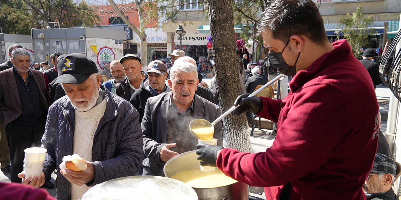 Millet Kıraathanesi emeklilerin ikinci evi oldu