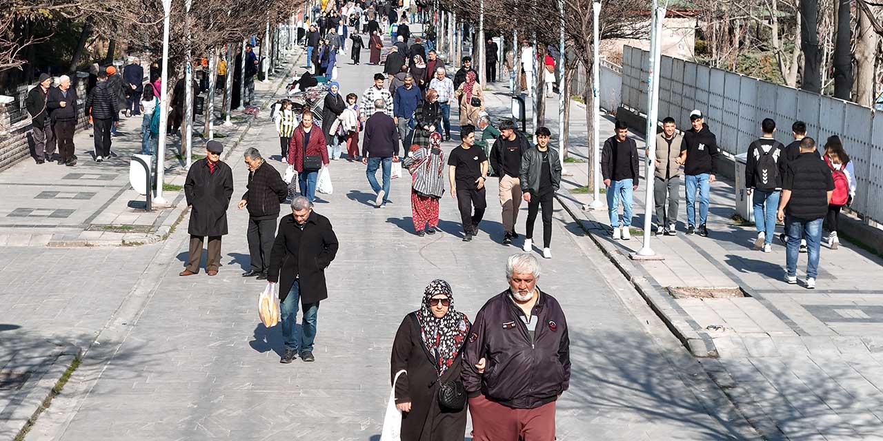 Nüfusun yarısını kadınlar oluşturuyor