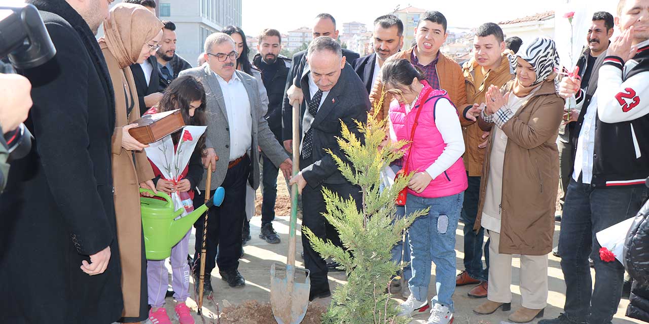 Engelsiz yaşam merkezi açıldı