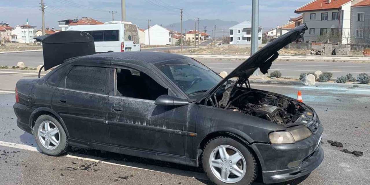 Karaman’da seyir halindeki otomobilde yangın