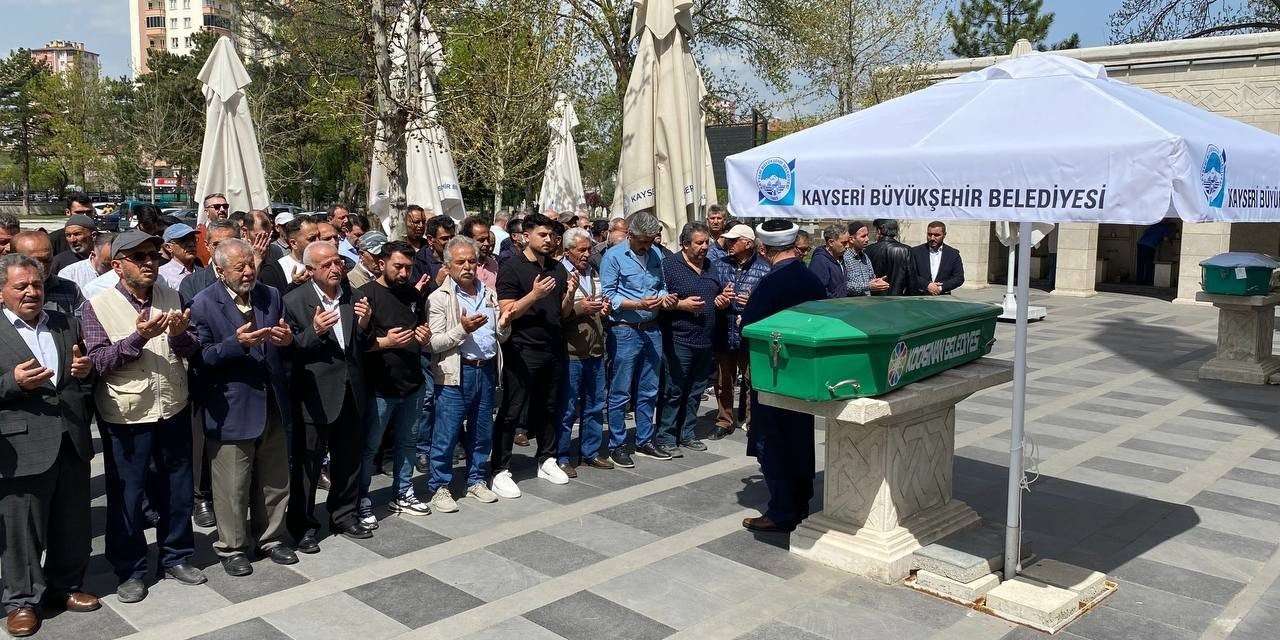 Akrep yedikten sonra hayatını kaybeden adam toprağa verildi