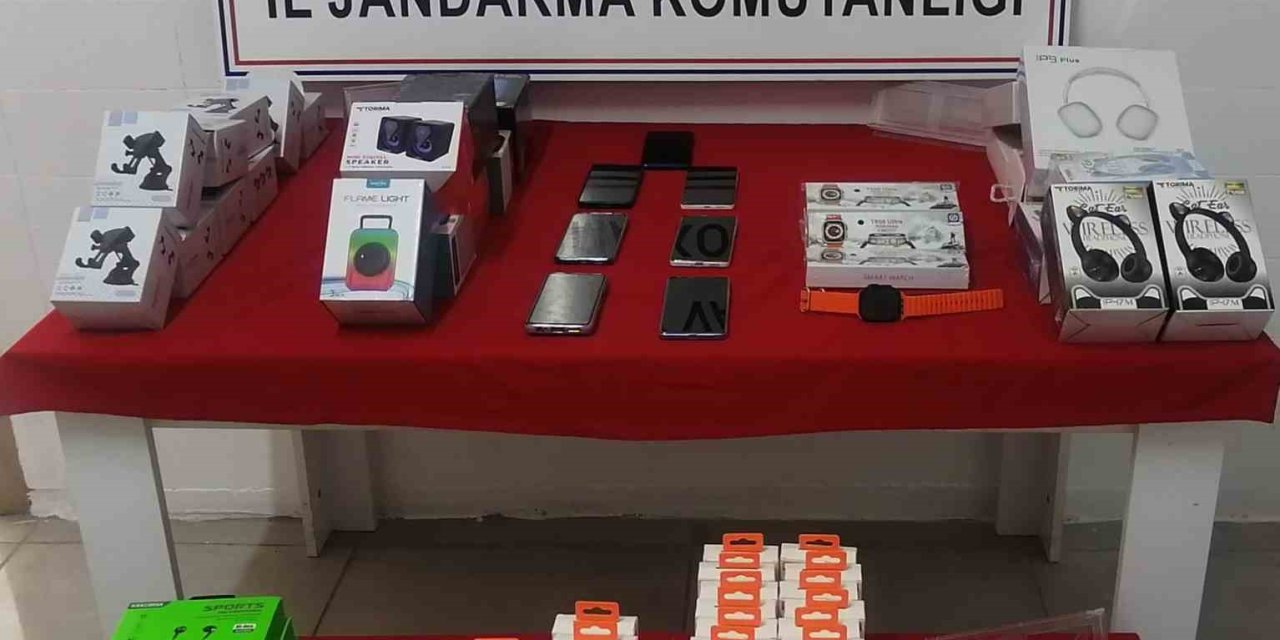 Aksaray’da kaçak telefoncuya jandarma baskını