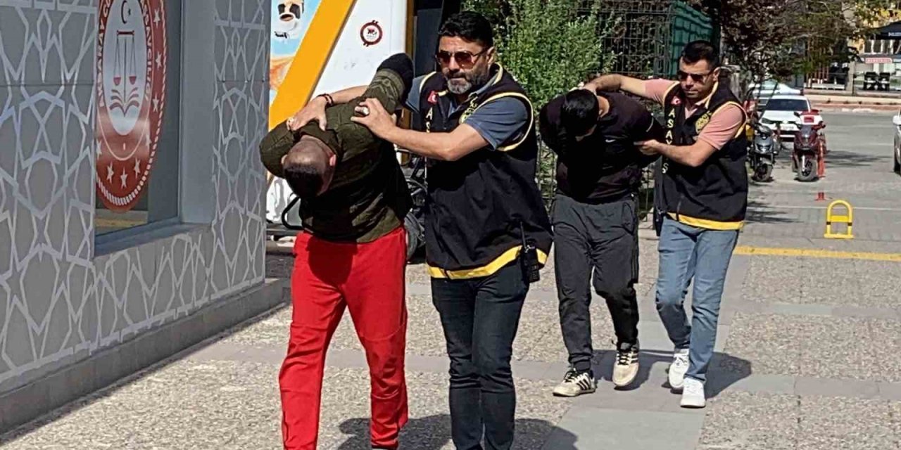 Aksaray’daki polis-hırsız kovalamacasında hırsız kardeşler tutuklandı