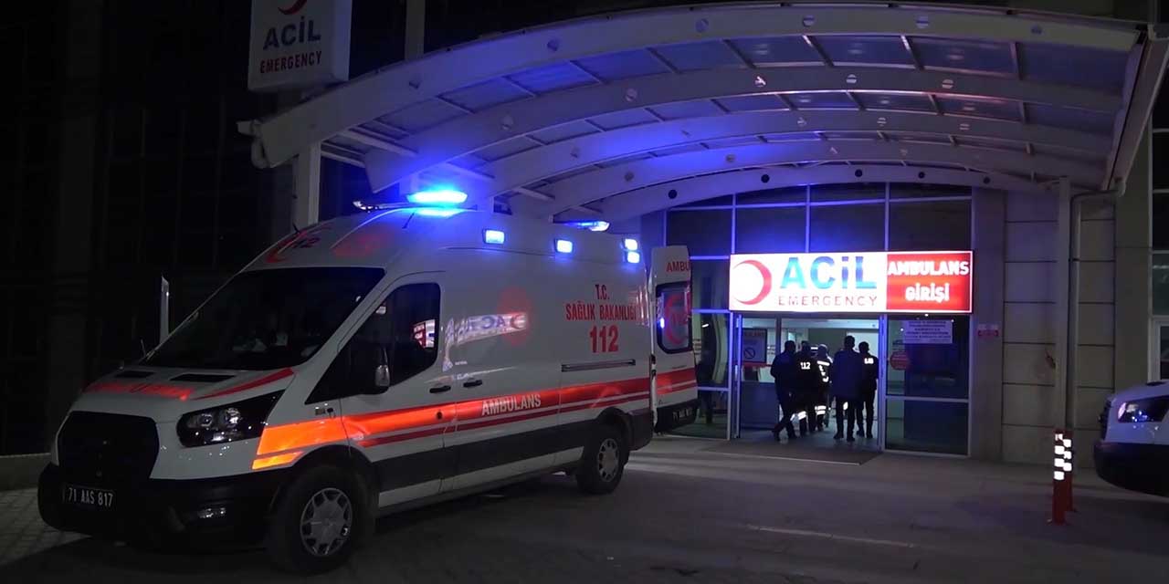 Ambulans ile ticari taksi çarpıştı